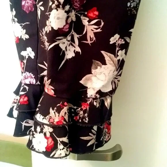 👖🌸💐LANE BRYANT Allie Ruffle Hem Floral Ankle Pants | Size 14 - Picture 4 of 10